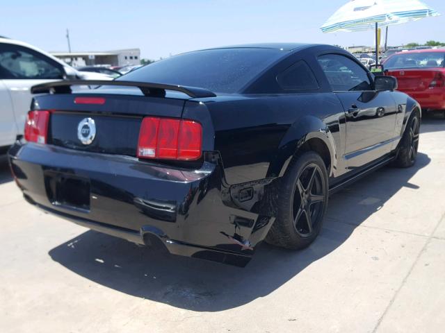 1ZVFT82H265148694 - 2006 FORD MUSTANG GT BLACK photo 4