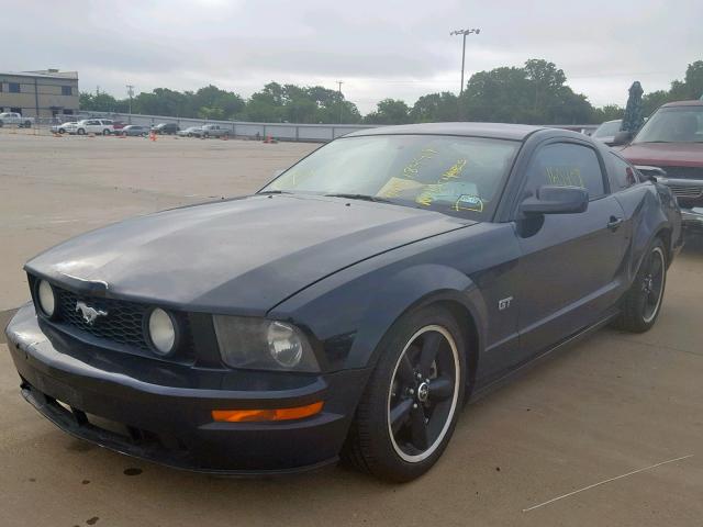 1ZVHT82H055136504 - 2005 FORD MUSTANG GT BLACK photo 2