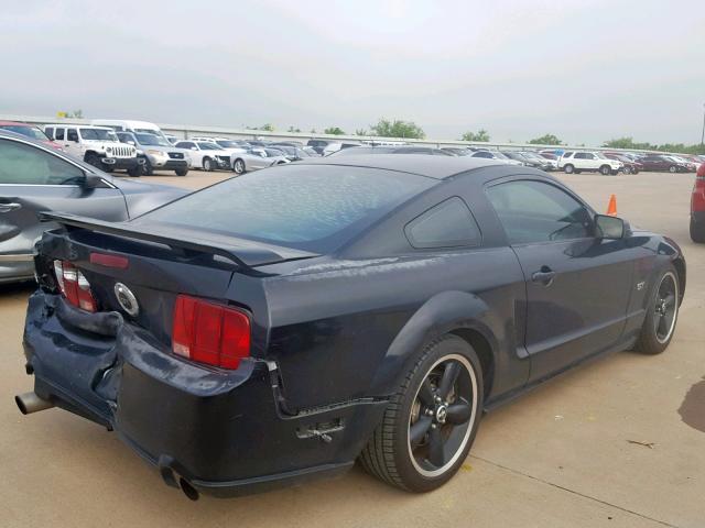1ZVHT82H055136504 - 2005 FORD MUSTANG GT BLACK photo 4