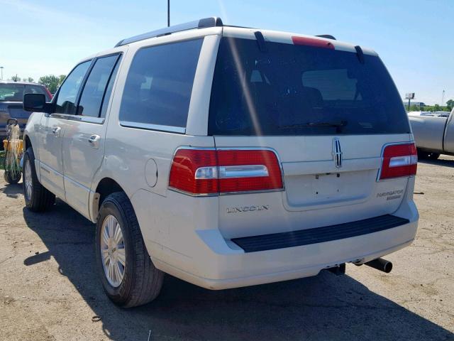 5LMFU28528LJ08116 - 2008 LINCOLN NAVIGATOR WHITE photo 3