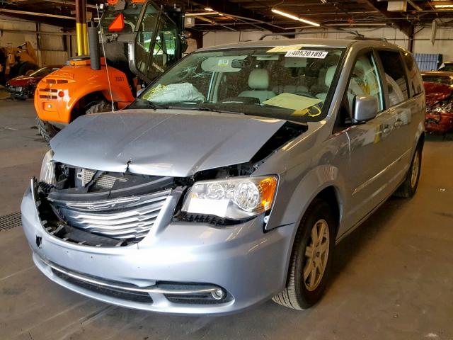 2C4RC1BG0DR526865 - 2013 CHRYSLER TOWN & COU BLUE photo 2