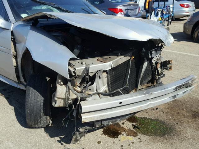 2G2WP522151174175 - 2005 PONTIAC GRAND PRIX SILVER photo 9