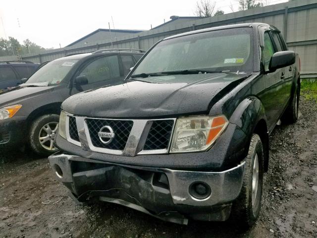 1N6AD07W06C435432 - 2006 NISSAN FRONTIER C BLACK photo 2