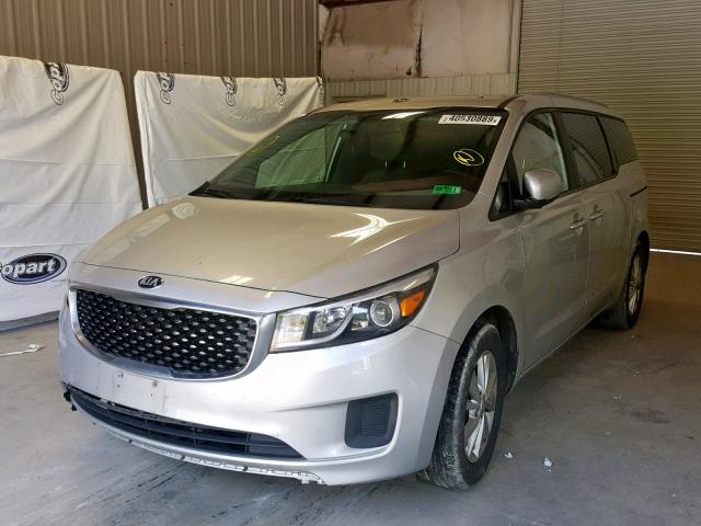 KNDMB5C19F6071720 - 2015 KIA SEDONA LX SILVER photo 2