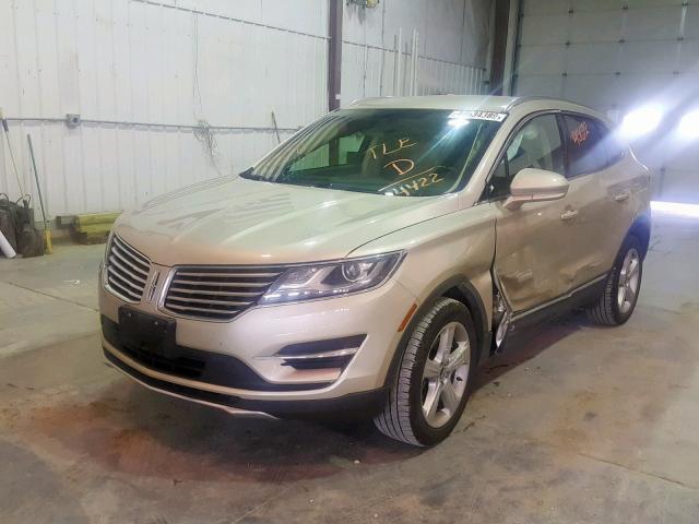 5LMCJ1D93HUL24422 - 2017 LINCOLN MKC PREMIE TAN photo 2