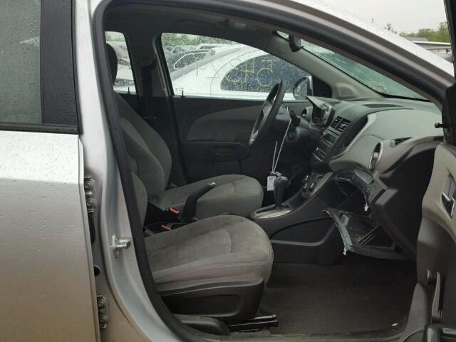 1G1JA5SH1E4235341 - 2014 CHEVROLET SONIC LS 银色 照片 5