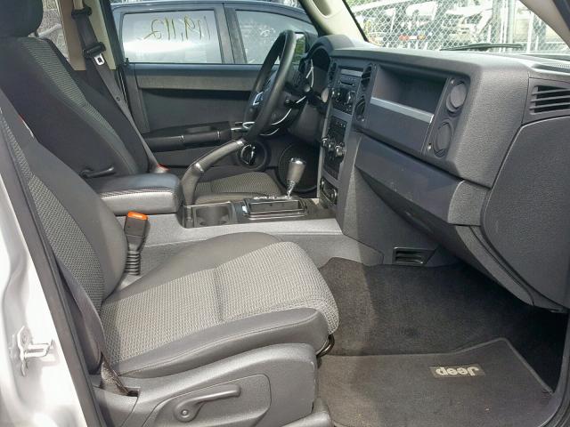 1J4RG4GK1AC127920 - 2010 JEEP COMMANDER SILVER photo 5