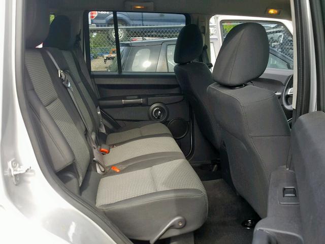 1J4RG4GK1AC127920 - 2010 JEEP COMMANDER SILVER photo 6