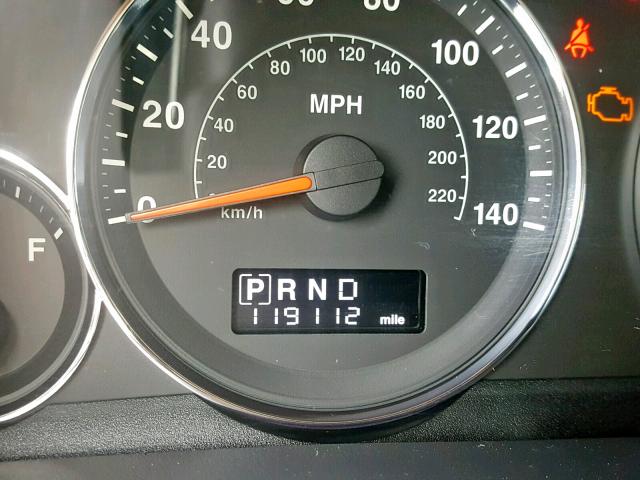 1J4RG4GK1AC127920 - 2010 JEEP COMMANDER SILVER photo 8