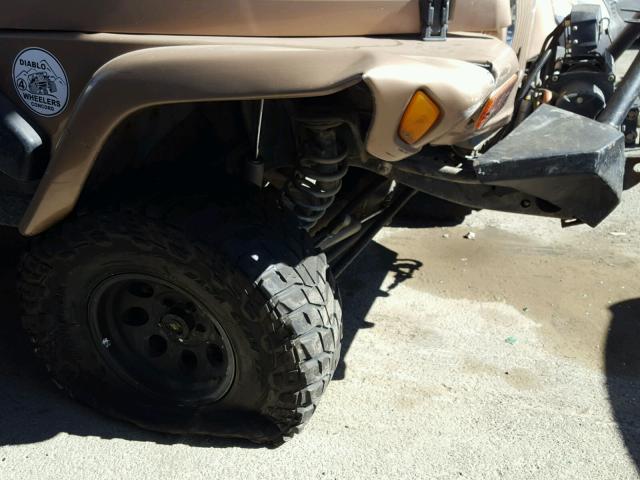 1J4FA59S6YP758740 - 2000 JEEP WRANGLER / BROWN photo 9