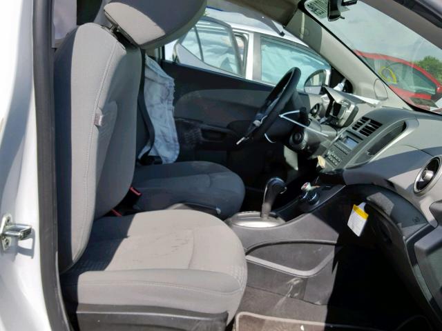 1G1JA6SG3G4135967 - 2016 CHEVROLET SONIC LS WHITE photo 5