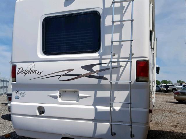 5B4MP67GX23355476 - 2002 DOLP MOTORHOME WHITE photo 4