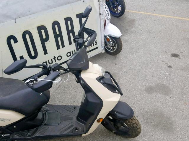 L5YTCKPA7G1156337 - 2016 ZNEN SCOOTER TWO TONE photo 5