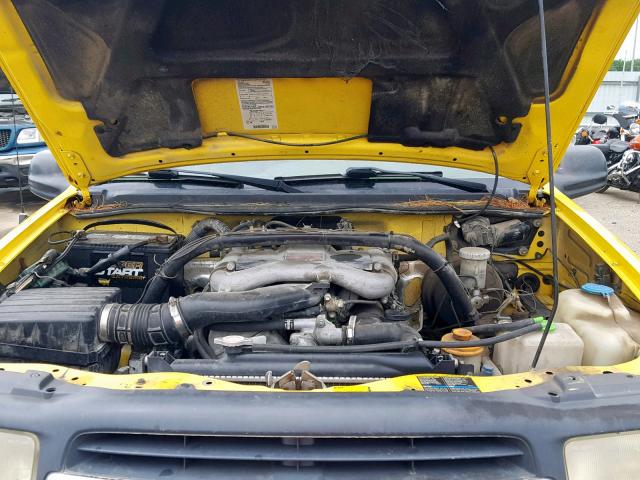 2CNBJ734626954397 - 2002 CHEVROLET TRACKER ZR YELLOW photo 7