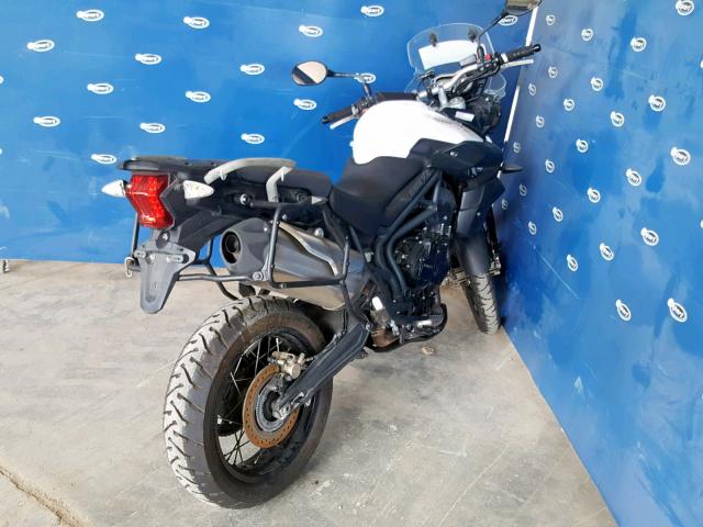 SMTE06BF7D1585529 - 2013 TRIUMPH MOTORCYCLE TIGER 800X BLACK photo 4