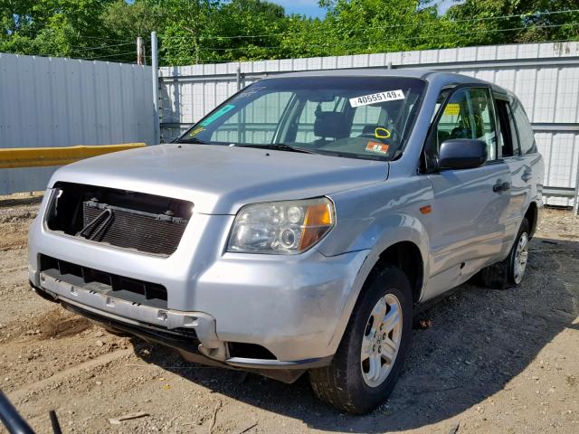 5FNYF18146B013073 - 2006 HONDA PILOT LX SILVER photo 2