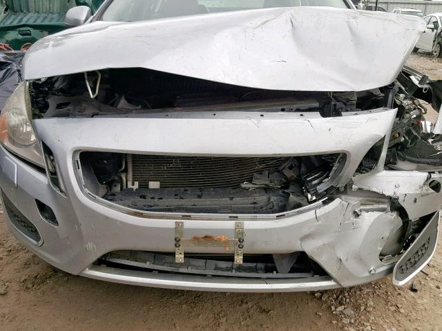 YV1612FS1D1213805 - 2013 VOLVO S60 T5 SILVER photo 9