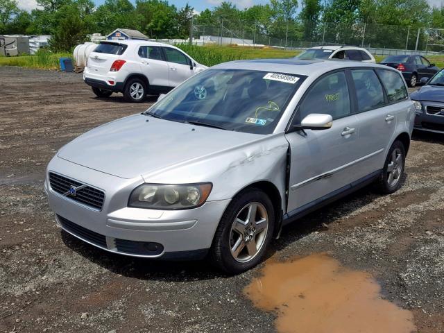 YV1MJ682562173849 - 2006 VOLVO V50 T5 SILVER photo 2