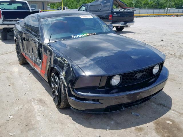 1ZVFT82H255169253 - 2005 FORD MUSTANG GT BLACK photo 1