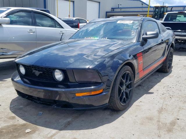 1ZVFT82H255169253 - 2005 FORD MUSTANG GT BLACK photo 2