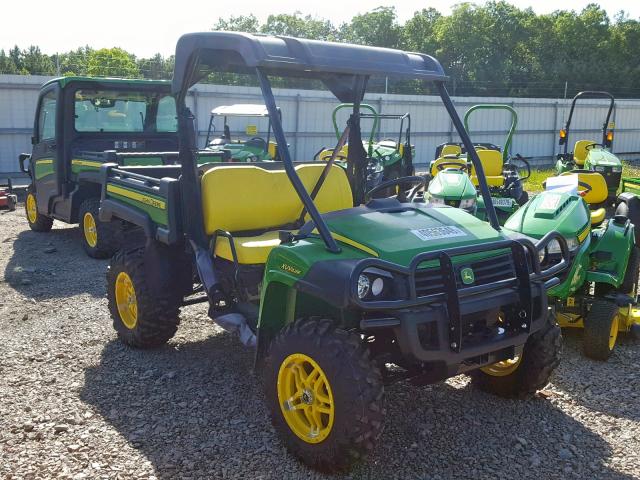 1M0825EAVJM010569 - 2018 JOHN DEERE GATOR 4X4 GREEN photo 1