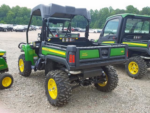 1M0825EAVJM010569 - 2018 JOHN DEERE GATOR 4X4 GREEN photo 3