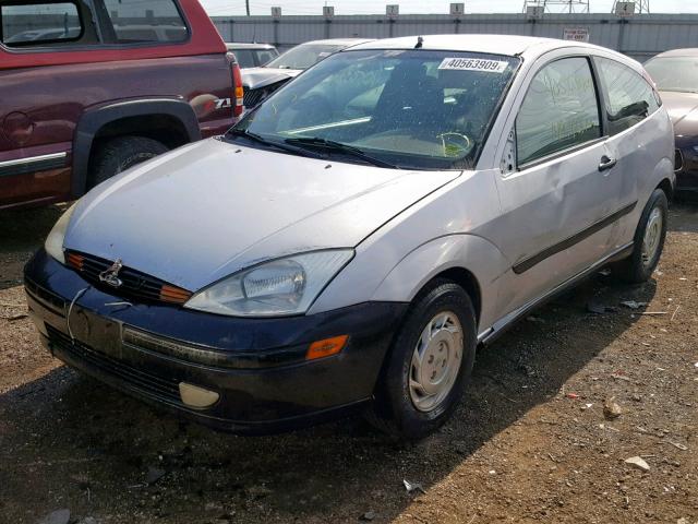 3FAFP31371R206908 - 2001 FORD FOCUS ZX3 SILVER photo 2