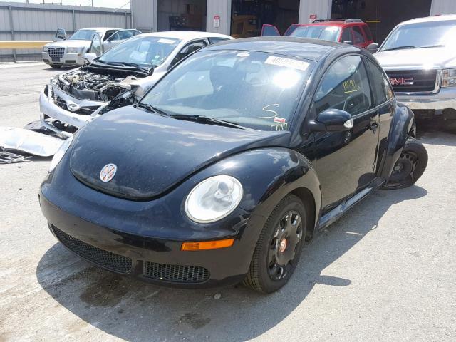 3VWPW3AG9AM017952 - 2010 VOLKSWAGEN NEW BEETLE 黑色 照片 2