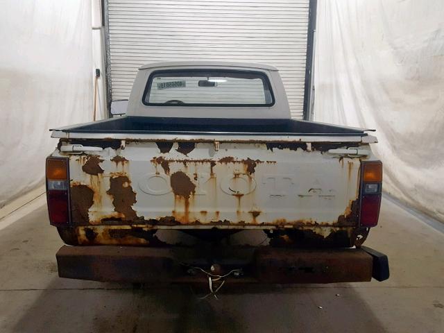 JT4RN34R1D0069823 - 1983 TOYOTA PICKUP 1/2 CREAM photo 6