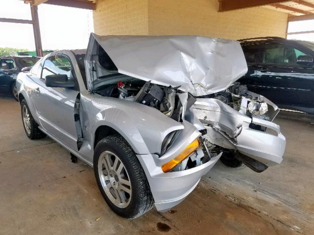 1ZVFT82H355107358 - 2005 FORD MUSTANG GT SILVER photo 1