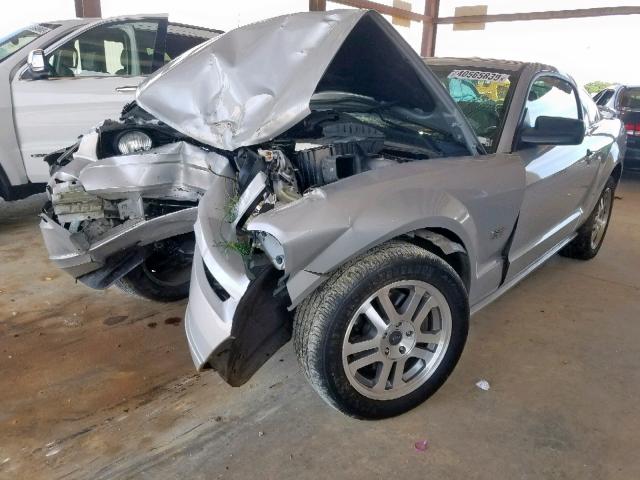 1ZVFT82H355107358 - 2005 FORD MUSTANG GT SILVER photo 2