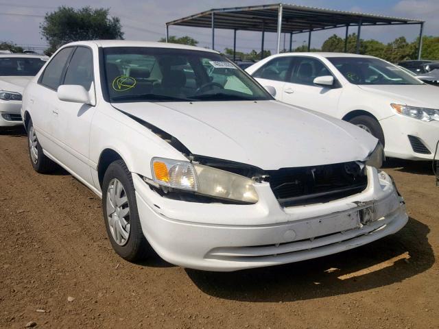 JT2BG22K810558431 - 2001 TOYOTA CAMRY CE WHITE photo 1