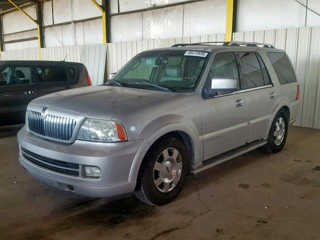 5LMFU27506LJ11191 - 2006 LINCOLN NAVIGATOR 银色 照片 2