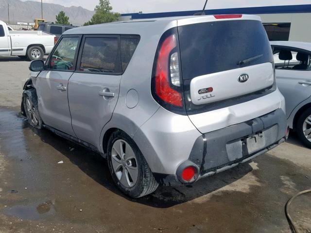 KNDJN2A26G7824099 - 2016 KIA SOUL SILVER photo 3