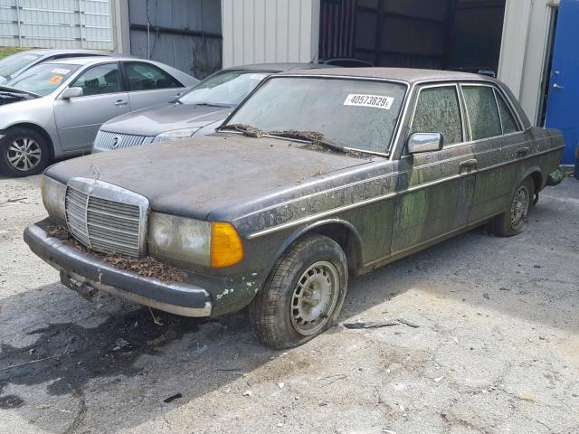 WDBAB23A4CB306043 - 1982 MERCEDES-BENZ 240 D BLUE photo 2