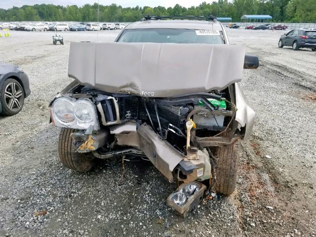 1J4GS48K65C675860 - 2005 JEEP GRAND CHER BROWN photo 7