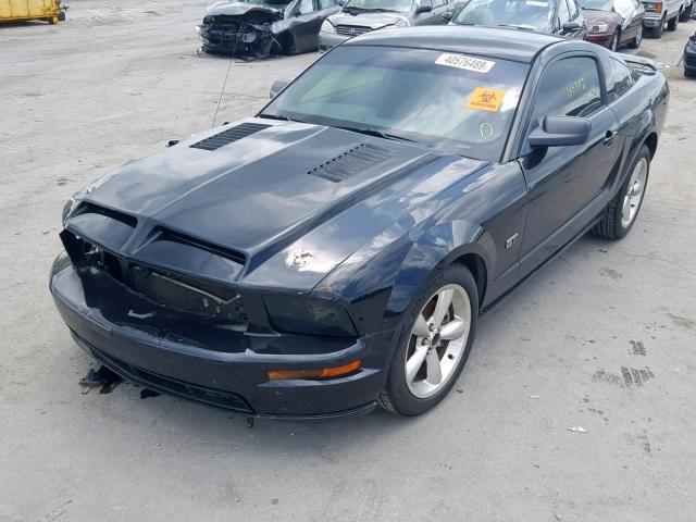 1ZVHT82H865228963 - 2006 FORD MUSTANG GT BLACK photo 2