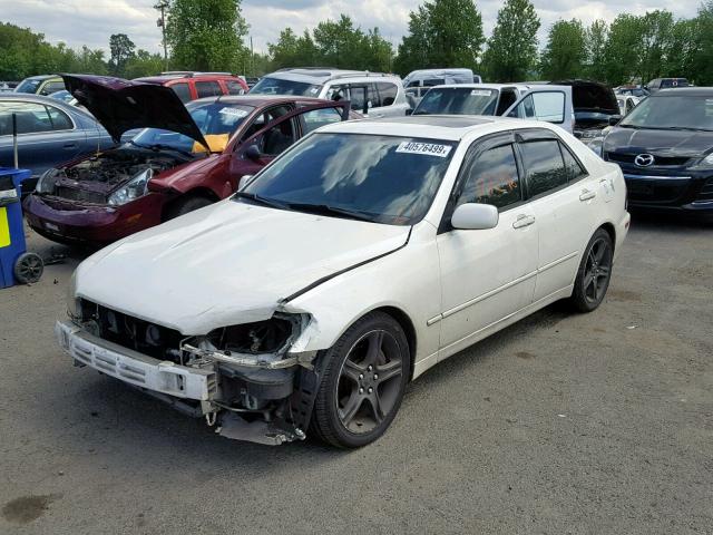 JTHBD182210024633 - 2001 LEXUS IS 300 WHITE photo 2