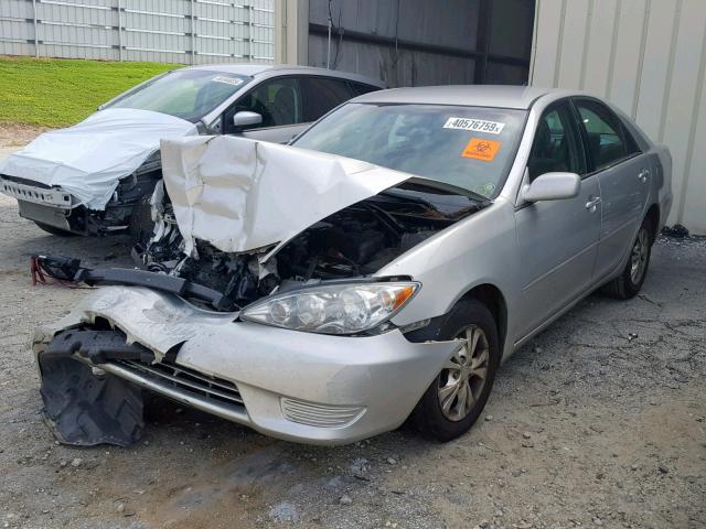 4T1BF32K65U590899 - 2005 TOYOTA CAMRY LE SILVER photo 2