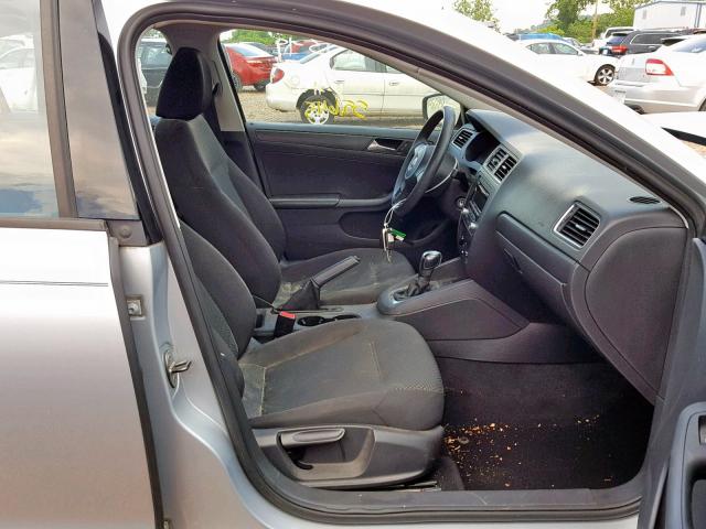 3VW2K7AJ2DM362544 - 2013 VOLKSWAGEN JETTA BASE 银色 照片 5
