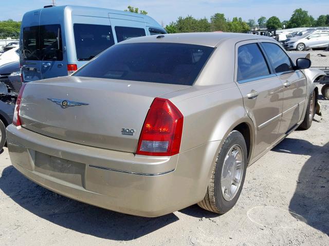 2C3LA53G86H497288 - 2006 CHRYSLER 300 TOURIN GOLD photo 4