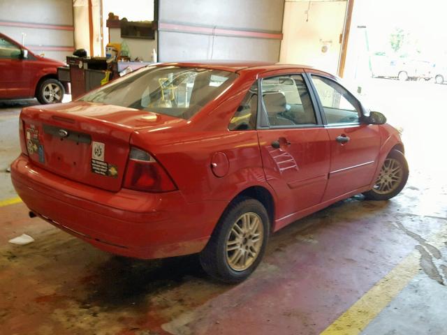 1FAFP34N37W329818 - 2007 FORD FOCUS ZX4 RED photo 4