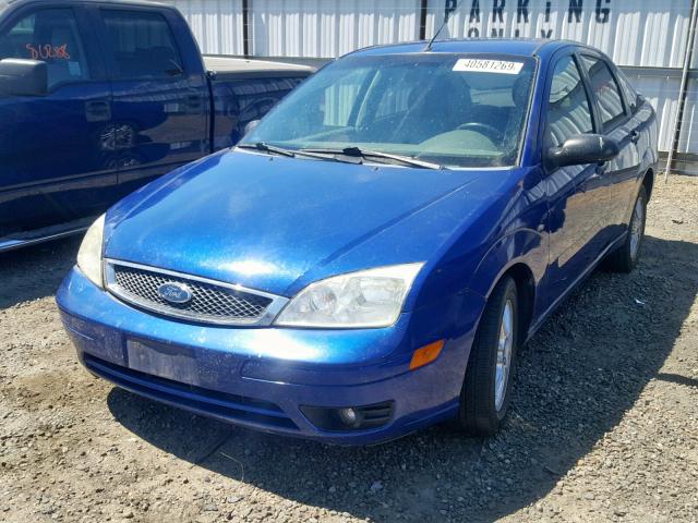 1FAFP34N65W211680 - 2005 FORD FOCUS ZX4 BLUE photo 2