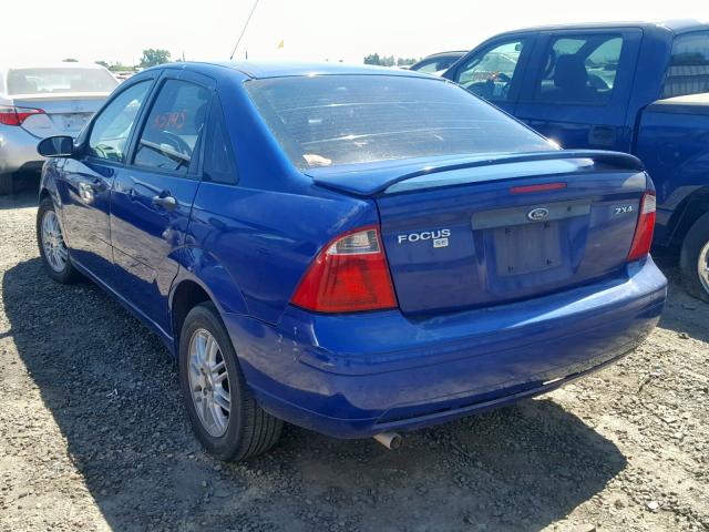 1FAFP34N65W211680 - 2005 FORD FOCUS ZX4 BLUE photo 3