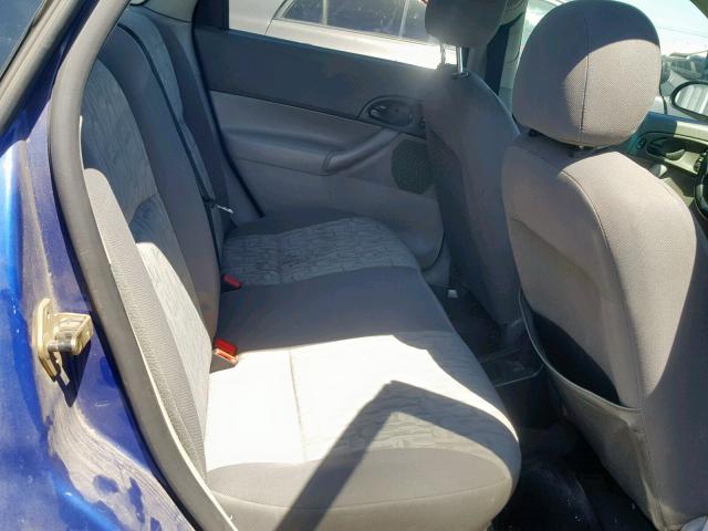 1FAFP34N65W211680 - 2005 FORD FOCUS ZX4 BLUE photo 6