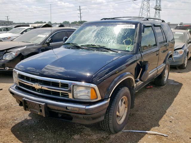 1GNDT13W9T2187348 - 1996 CHEVROLET BLAZER BLACK photo 2