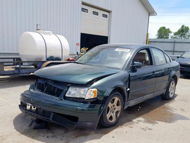 WVWMA63B0XE192242 - 1999 VOLKSWAGEN PASSAT GLS GREEN photo 2