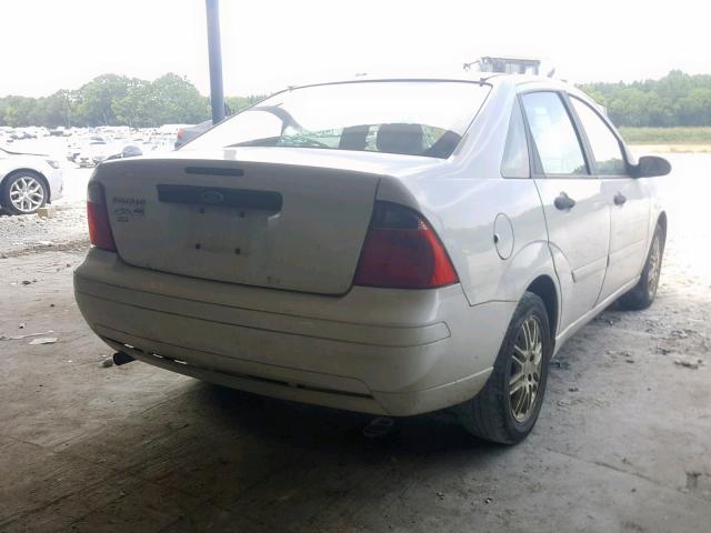 1FAFP34N77W296922 - 2007 FORD FOCUS ZX4 WHITE photo 4