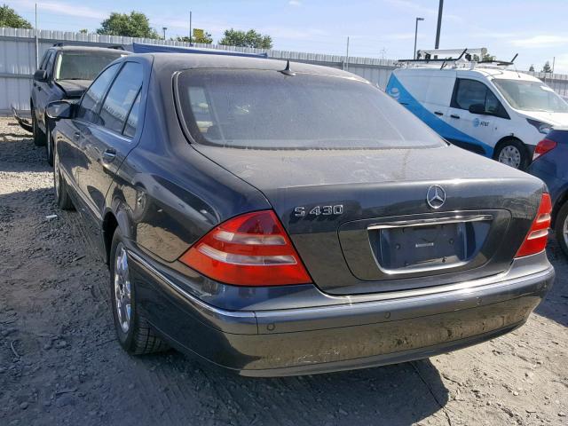 WDBNG70J42A286563 - 2002 MERCEDES-BENZ S 430 GRAY photo 3