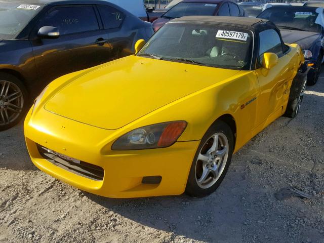 JHMAP11452T008067 - 2002 HONDA S2000 YELLOW photo 2